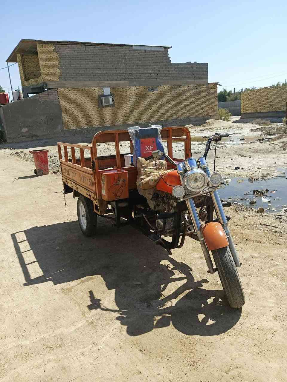 السلام عليكم ستوته للبيع اوراق مديل 15 شاصي نضيف محرك هم نضيف بدي شوفت عينك اكسن برغي سدر جديد الستوته جاهزه بس عوزه صبغ
مكاني قضاء المدينه 
سعره ب 1000 وبيه مجال 
***********
