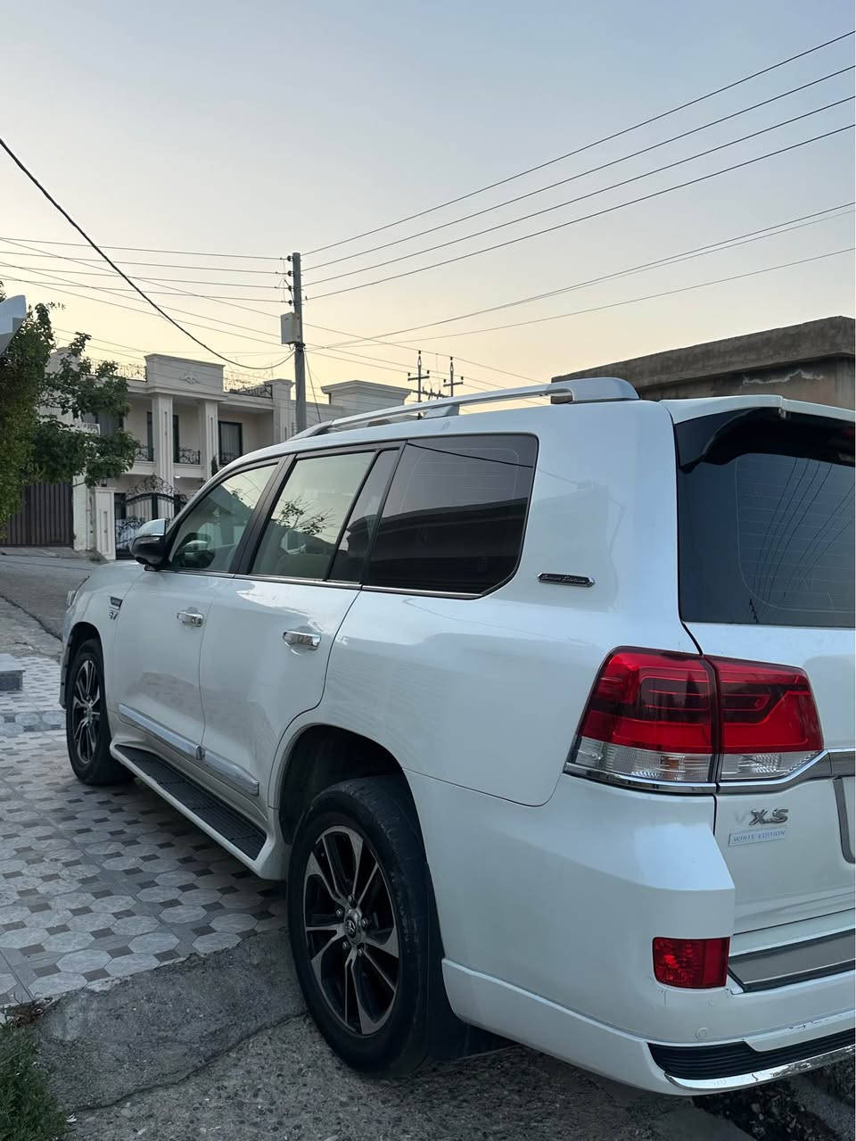 Land Cruiser 2016 VXS  V8 5,7 
155 كم روشتووه 
بي بوياغ 
دوو تعديلى بچوكى هه يه 
گير و مكينه و تعويل و غرامه به شه رت أربيل, العراق


**إذا كنت صاحب هذا الإعلان وتريد حذفه لأي سبب، رجاءا أرسل رسالة إلى الدعم الفني**