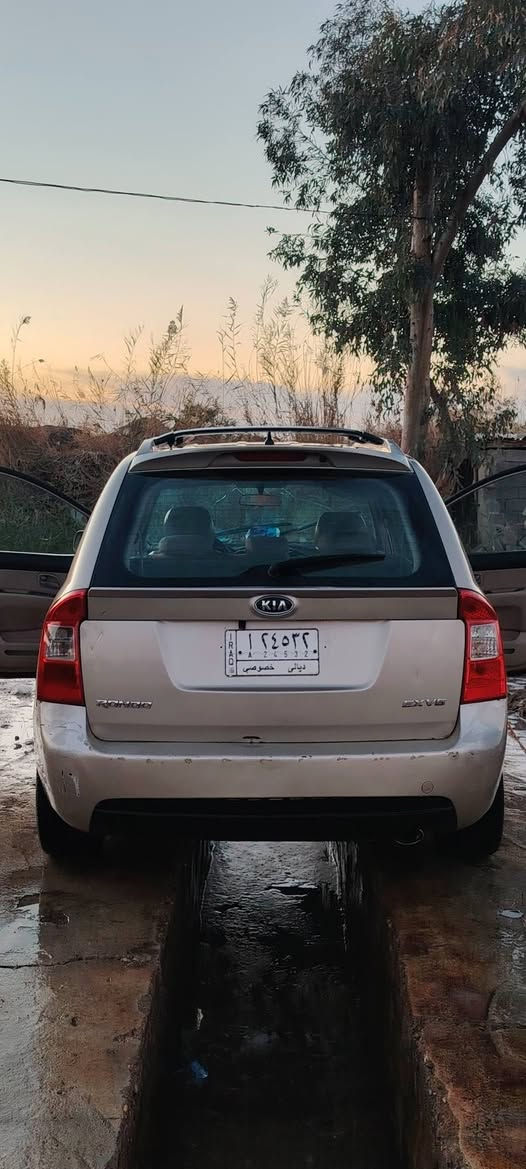 من رخصه الادمن كيا راندو موديل ٢٠٠٧ مكينه ٢٧٠٠ ٧ راكب حادث ٣ قطع جامرلغ ٢ وبنيد السعر ٧٥
***********
