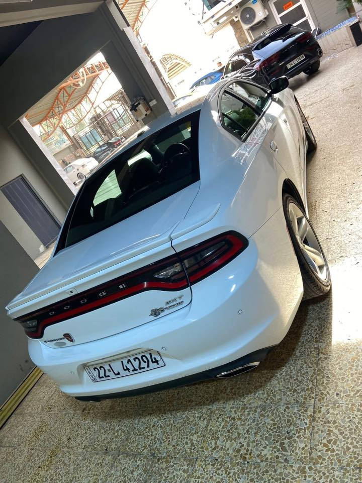 السلام عليكم دوج جارجر.موديل 17  كلين
فتحه سقف 
عداد. 260
شفتات بل ستيرن 
كراسي حضن 
حساسات خلفي
نقطه عمياء 
اوبعد بيه موصفات 
ماشي 72 حقيقي 
بسمي تحويل ثاني يوم
سيارة كلين 
للاستفسار على هذا الرقم 
***********
غير متواجد على الفيسبوك
