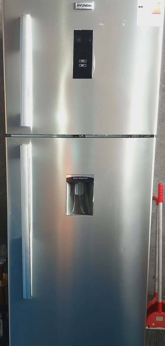 السلام عليكم ثلاجة للبيع نضيفه استخدام قليل. بس عندي شيله ومحتاجه واريد ابيعه 600 وبيه مجال


**إذا كنت صاحب هذا الإعلان وتريد حذفه لأي سبب، رجاءا أرسل رسالة إلى الدعم الفني**