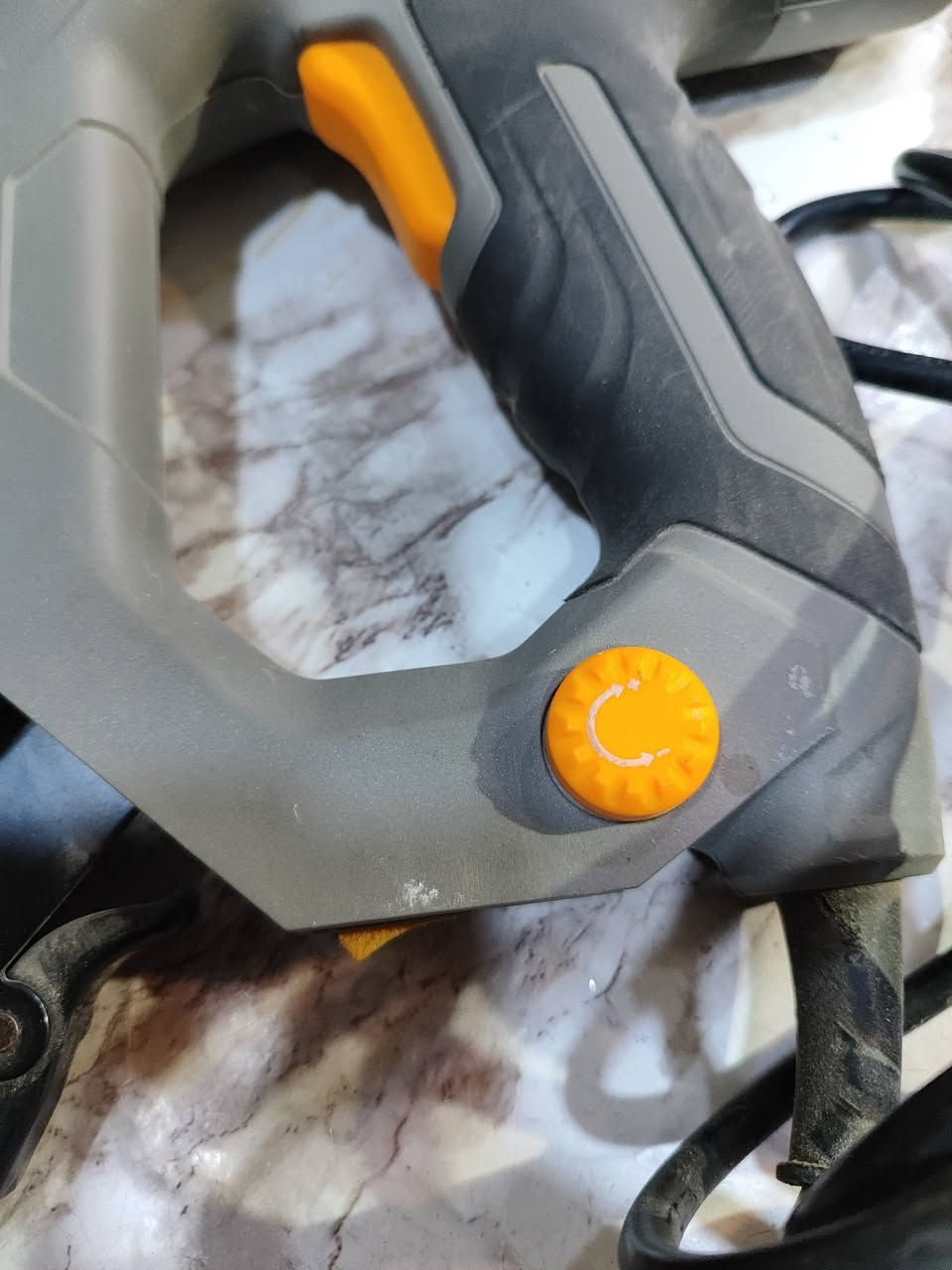 مسدس بسمار كهربائي+كابسة ماركة تيتان بي تحكم قوة نفاذ البسمار 
القطعتين 45 الف فقط


**إذا كنت صاحب هذا الإعلان وتريد حذفه لأي سبب، رجاءا أرسل رسالة إلى الدعم الفني**