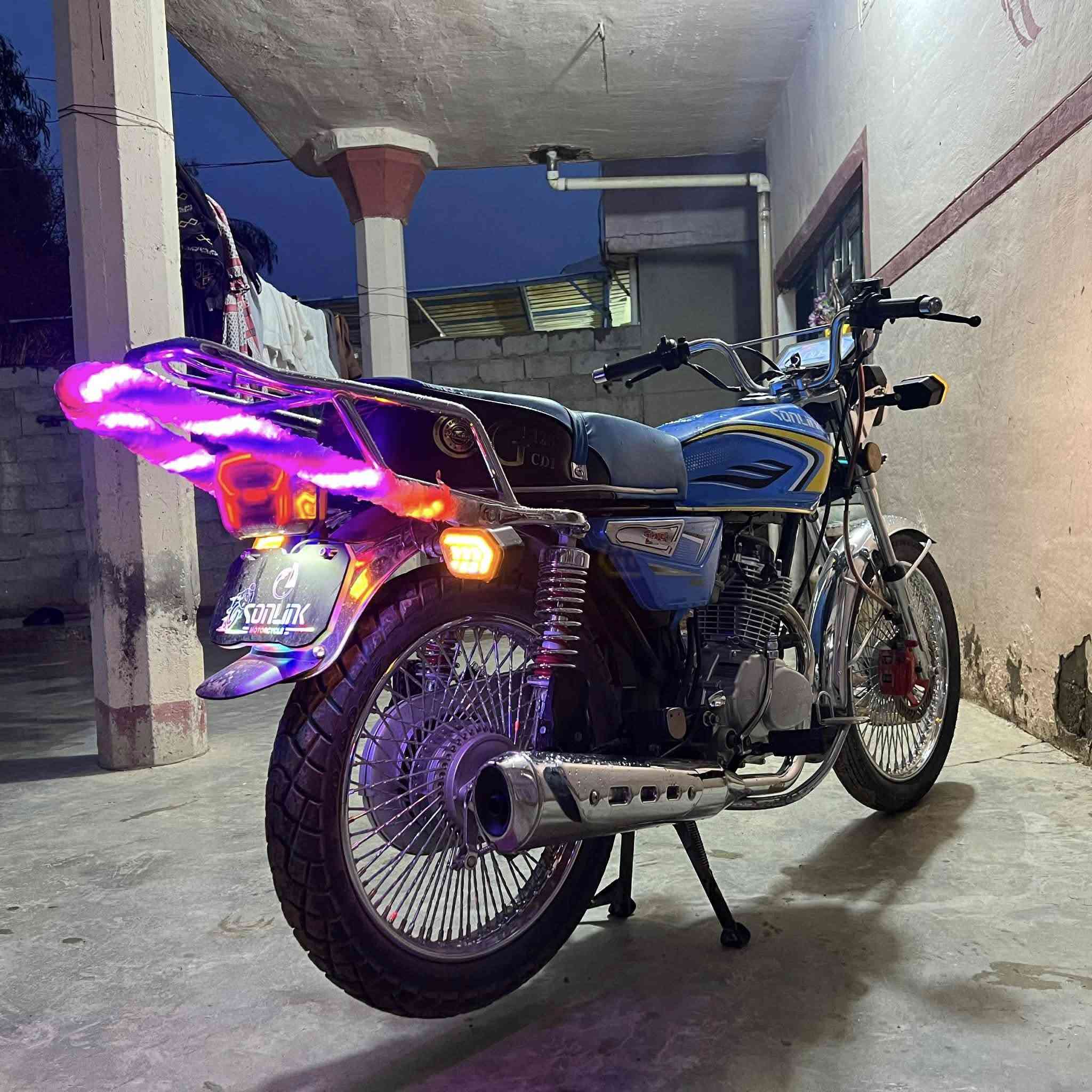 سلام عليكم ماطور سونيلك موديل 25
4 كير > صفر قبل 3 اشهر اخذته صفر فول نضافه مابي كل عيب منفيس كامل موجود 

=سعره 750 وبي مجال قليل 

***********هاذا رقمي الحاب ياخذه + الخاص مفتوح +مكاني كركوك چرداغلو
