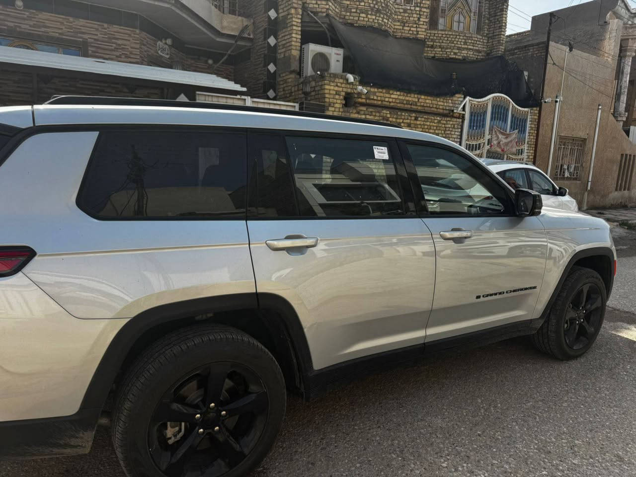 جيب كراند لمتد 2024 ٧ راكب مرقم شهداء ميسان تبديل باب وجاملغ نفس الون ماشيه ٨ الاف 
هاتف *********** السعر 350 وبيهه مجال
