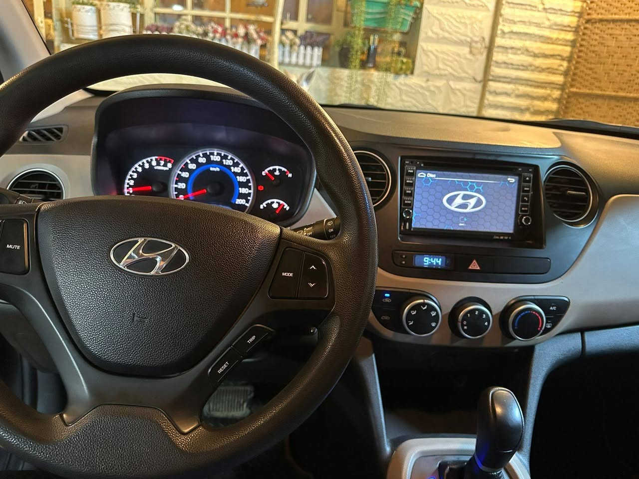 السلام عليكم 
هونداي i10

موديل 2015

كفاله بدون صبغ ولا حادث ولا تبديل
فقط بالصندوق رصعه عدد2 بارد 

شاشه 
كامري
حساس
بروجكتر
فول تحكم استيرنالسلام عليكم 
هونداي i10

موديل 2015

كفاله بدون صبغ ولا حادث ولا تبديل
فقط بالصندوق رصعه عدد2 بارد 

شاشه 
كامري
حساس
بروجكتر
فول تحكم استيرن
جام اوتو
كير اوتو
ماشيه 60 الف كم
استعمال بيت

لمعرفة السعر فقط الاتصال على الرقم 
غير متواجد للرد على الرسائل

***********
