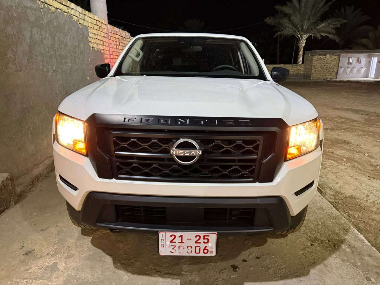 السلام عليكم 
نيسان بيكم فر ونتير دبل قماره موديل 2023) وارد أمريكي
محرك ( 6 ) سلندر ( 3800 )
محرك وگير خير من الله 
بدون رقم 

حادثها بسيط جدا بدون داخل اريرباكات سليمه 

شاشة كبيرة
تحكم ستيرن جهتين
نقطه عمياء رادار خلفي و أمامي 
وتوقف ذاتي 
كاميرا خلفية
حساس خلفي
وباقي المواصفات معروفه 
مسوي صيانه كاملة للسيارة

ملاحظه ،،!
صور الحادث مرفقه مع الصور السياره 
ومراوس حسب الرغبه 

العنوان : الديوانيه الدغاره 
 *********** ديوانية, القادسية
