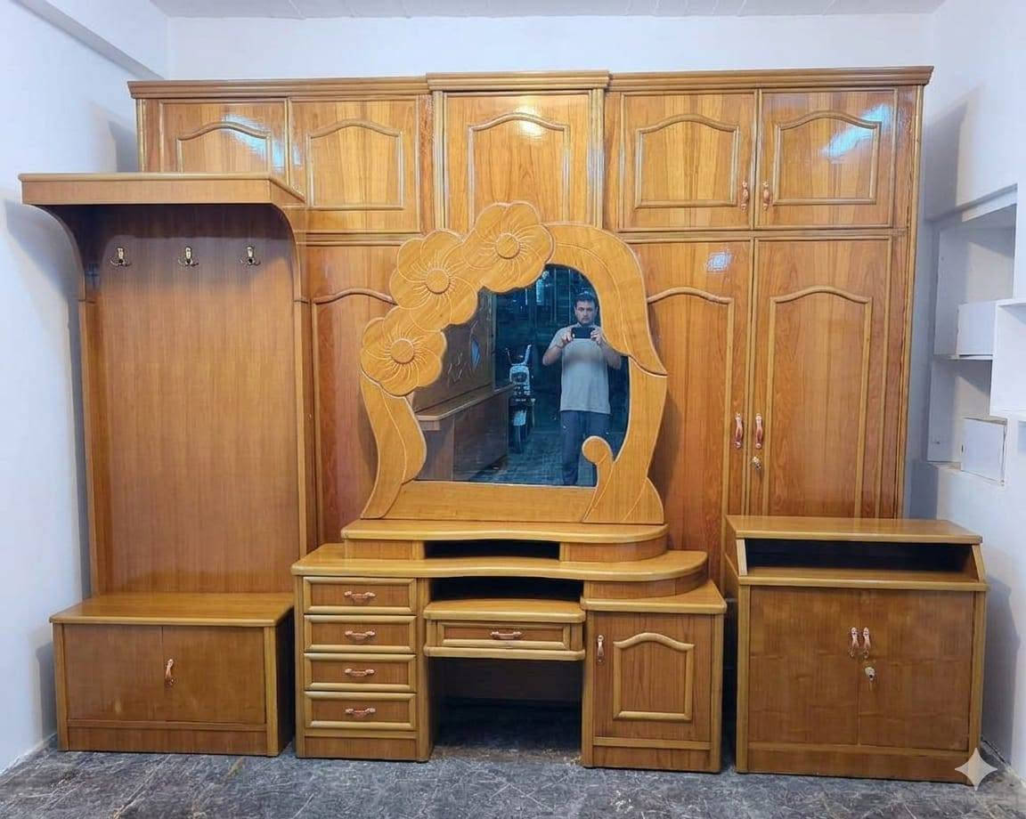 غرف نوم عدد اثنين طابقين داخل وخارج صاج ضهر جرجوبه زاويه كنتوري خمسه ملم دنك جاوي ميز هديه عنوانهم كوت حي الجهاد شارع النجارين نجارة ومعرض الحجامي الاتصال او مراسلة الصفحه سعرهم مع الشد والنقل علينه داخل الكوت علمآ كل غرفه وسعره يختلف عن الثانيه ***********
