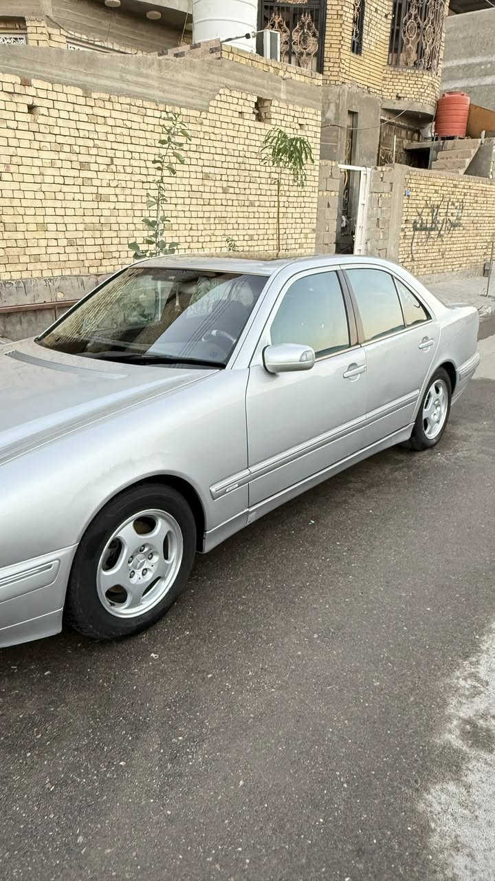 السلام عليكم مارسدس ام عيون مديل 2000 للبيع
اداوات اداوات اداوات 
بدون كصه تبريد شغال ثلج
كهربايات السياره كلها شغاله 
السياره بيها ضربه چاملغ موجود بلصوره
المكان البصره 
السعر 65$وبيها مجال 
موجود بلخاص واتساب
الرقم ***********
