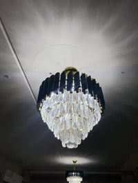 ثريات • ٢ كبار • ٤ صغار