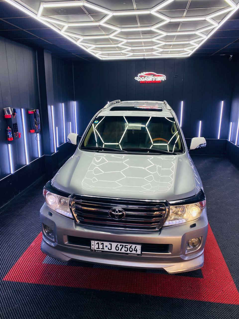 السلام عليكم
لاندكروز 2010 
رقم بغداد تحويل مباشر 
فول مواصفات محرك 6 سلندر 
مامفتوح 
ماشيه 170 حقيقي 
داخله بشهر ال 12 سنه 2010 
جاهزه من كلشي 
سونار مرفق بلمنشور 
مكاني بابل 
السعر 280 وبيهه مجال قليل 
*********** 
***********
