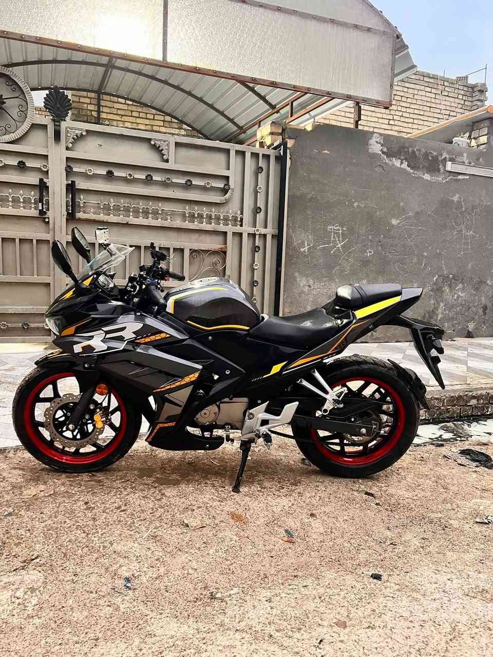 السلام عليكم
دايوان RR200 بطح |
محرك 200 مكفول كفاله عامة
رقم ديالى سنويه مشروع وطني
صالنصه رياضي Sc مغلف كاربون فايبر | لون المميز اسمنتي
كامرة كوبرو 4k
اشاير جمجة
لد نهاري
كهربائيات كفاله عامه
مرايات تي ماكس ا
ماشيه 9 الالف
شعار شركه سيزر
تايرات جديده
***********
