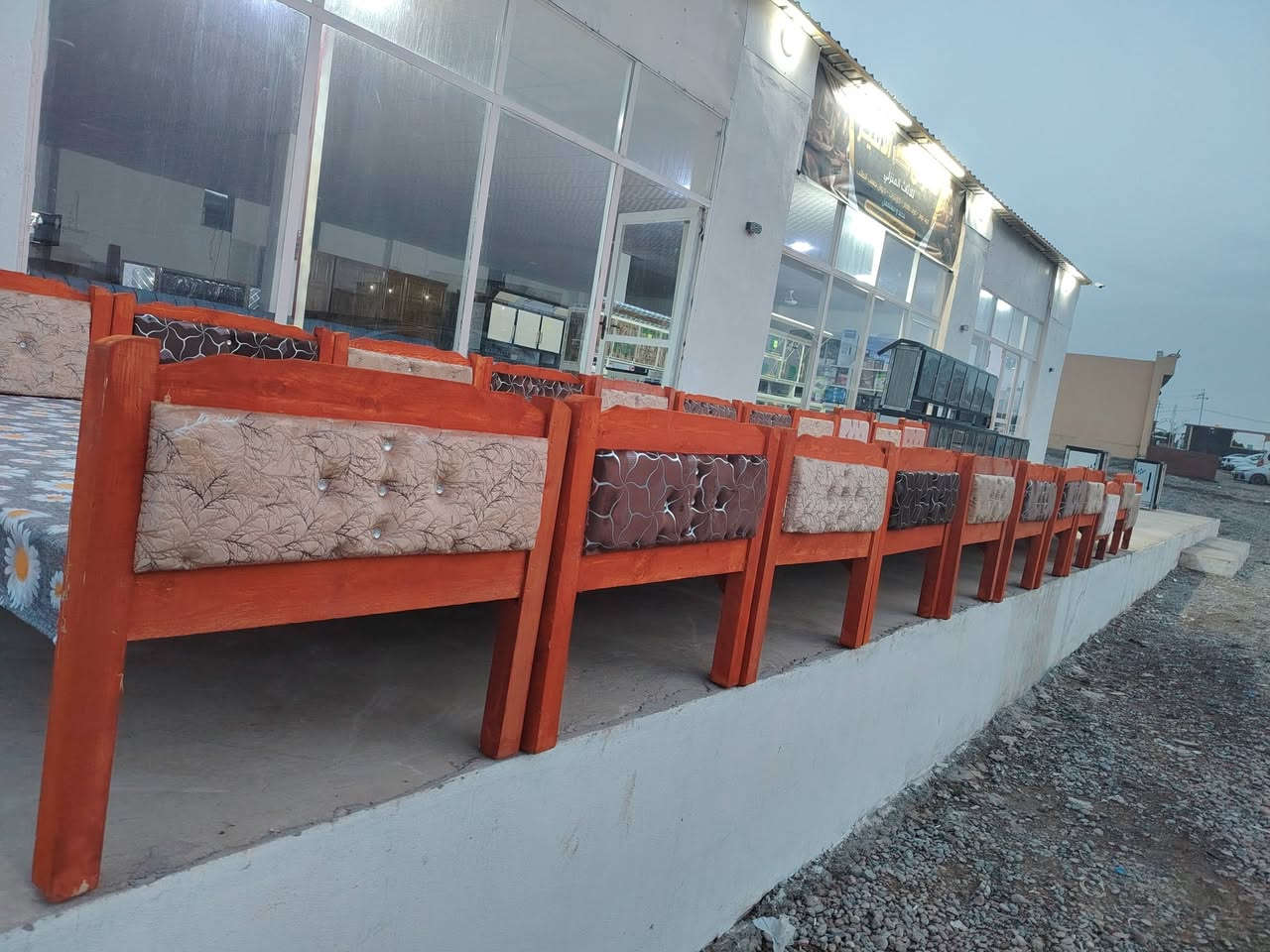 على بركة الله تم وصول كاونترات شغل درجة أولى كافة الأحجام وتم وصول كمية تخت نفر خشب عراقي ثقيل إلى معرض الأمير للاثاث المنزلي
📍 الموقع بلقرب من مفرق الشورة الشارع العام 

 معرض الأمير للاثاث المنزلي

للحجز والاستفسار… راسل صفحتنا الآن
هو الاتصال على رقم الهاتف 

‏هو المراسلة على الواتساب 

‏‪***********‬‏

لسنا الوحيدين ولكننا الأفضل
