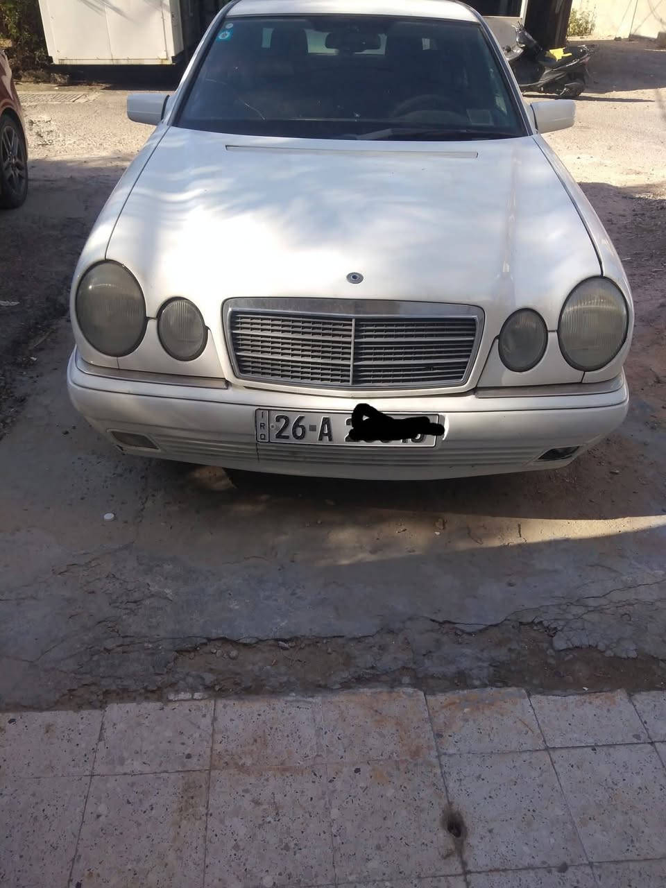 مارسيدس للبيع لون ابيض رقم صلاح الدين محرك بطه ياباني كير ومحرك جيد جداً رقم وسنويه انكليزي جديد السعر البيع 60 ورقه رقم *********** يوجـد واتسـاب
