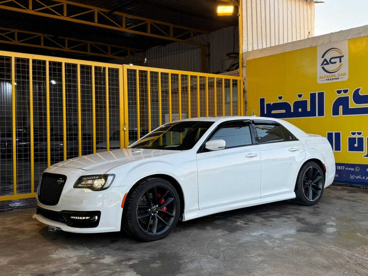 السلام عليكم
اوباما للبيع
الموديل 2023 c300
حجم المحرك 6400 cc
الضرر موضح بالصور 
عنوان السياره بابل المركز
السياره جاهزه على اخر حبايه 
السعر مناسب بالنسبه لخواتها 
للاستفسار ‭0773 919 1000‬
