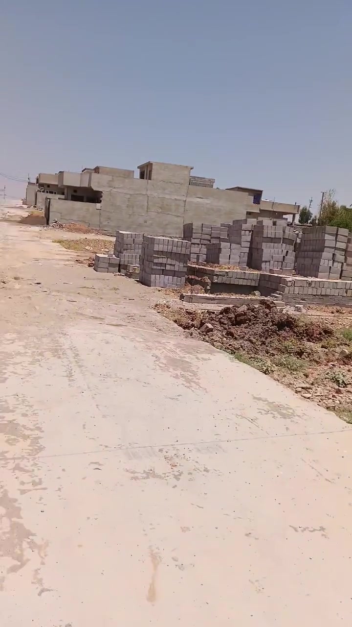 السلام عليكم ارض للبيع مساحه 100متر موقع خلف كليه الحياه ارض زراعيه استفسار الاتصال عل رقم ***********

