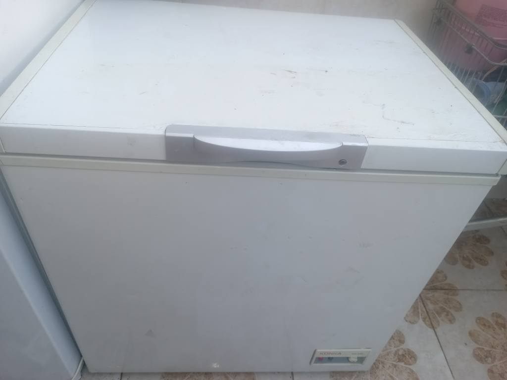 مجمده 12 قدم كونكا شغاله شرط الشغل للبيع للتواصل ***********
*********** واتس واتصال عادي أربيل, العراق
