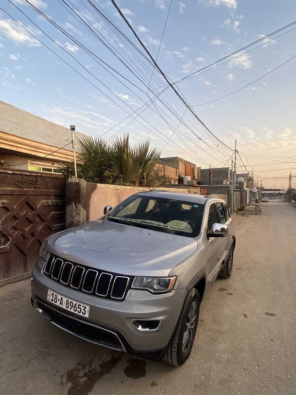 سلام عليكم ————✅
جيب كراند شيروكي  وارد امريكي.         2018

فئة limited  سياره فول مواصفات عده الفتحه 

سياره نضيفه وحلوه وكاعده رزانه شلعه معدل تخبل سياره كير محرك كهربائيات لغود شواصي حداديه مكفولات من جكه ابره 

مواصفات✅

كشنات امامي كهرباء             تبريد خلفي 

                                            تبريد ثلج ❄️ 

كشنات جلد             كاميرا خلفيه        

كشنات تدفئه الاماميه والخلفيه ✔️

شاشه وسطيه تحكمات بالكامل ابل كاربلاي أوامر تحكم بالتبريد إعدادات سياره نضام ملاحه 

صندوق كهرباء ⚡️ 

                                     حساسات امامي خلفي 

جامات auto

                               ماشيه 150

سياره بصمه 

عداد ديجتال مع عينه تضهرلك ضغط الدهن وحراره الكير وحراره الدهن وعمر الدهن    مراقبه ضغط الإطارات 

مثبت سرعه     

تدفئه ستيرن 

               

        سياره سعرها مناسب ونضيفه وصور حادثها موجوده 

رقم بابل سنويه لل 2030 

لتواصل واتساب او اتصال *********** سياره تفاصيله كامله مكتوبه وصور حادثه بالمنشور اقرا المنشور زين واتصل  

      

      ملاحضه / سياره صار بيها ملاحضات بسيطه بالعراق
