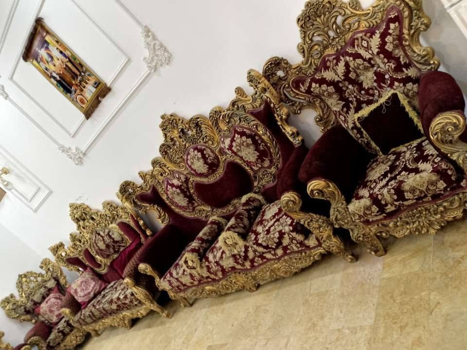 سلام عليكم للبيع
تخم ملكي 
تكمة فول
درجة اولى
20 مقعد 
مليون او 300 وبي مجال
الاستفسار ***********
