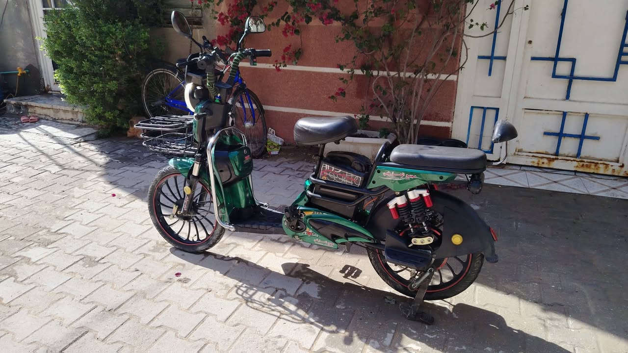 بايسكل شحن للبيع كربلاء قرب مستشفى الكفيل. السعر 250 نظيف بطارية نصف عمر  ***********
