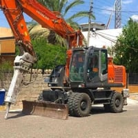 تفليش البيوت • رفع انقاض • تعديل ارضية بالمواد