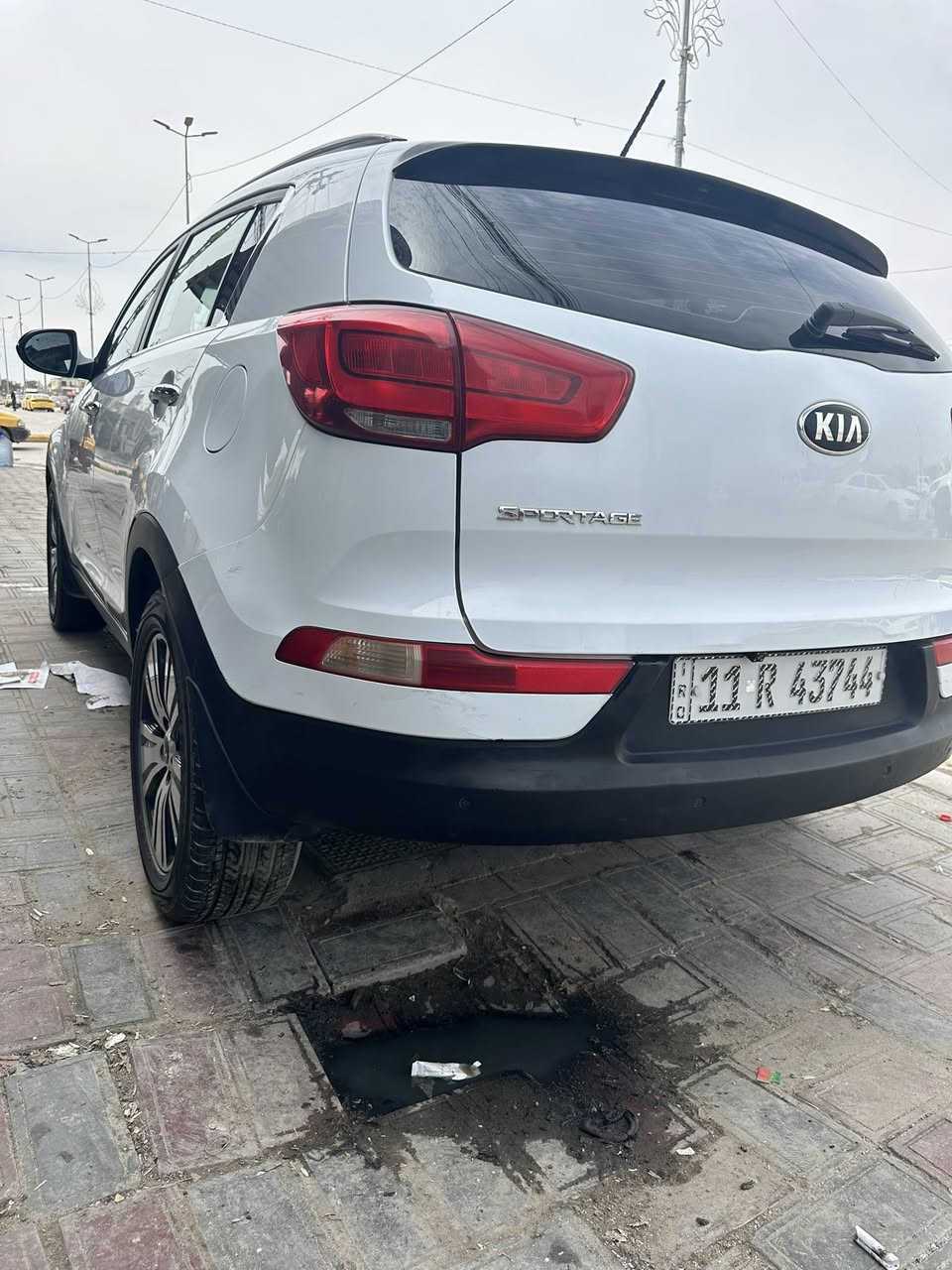 سلام عليكم
كيا سبورتج خليجي 2016 كفاله عامه 
مري شفط نضام ترحيب مكينه 2000 كامره خلفيه مثبت سرعه تحكم ستيرن قطعتين تبريد اشاير مري حساسات خلفي ثلاث أنظمة قياده كشافات ضباب حداديه جديده لايت زنون ماشيه 156,000 قابل للزياده تخم تاير جديد 
سياره جاهزه اتصال عل رقم *********** السعر 156 السياره باسمي تحويل ثاني يوم مكان السياره كربلاء
