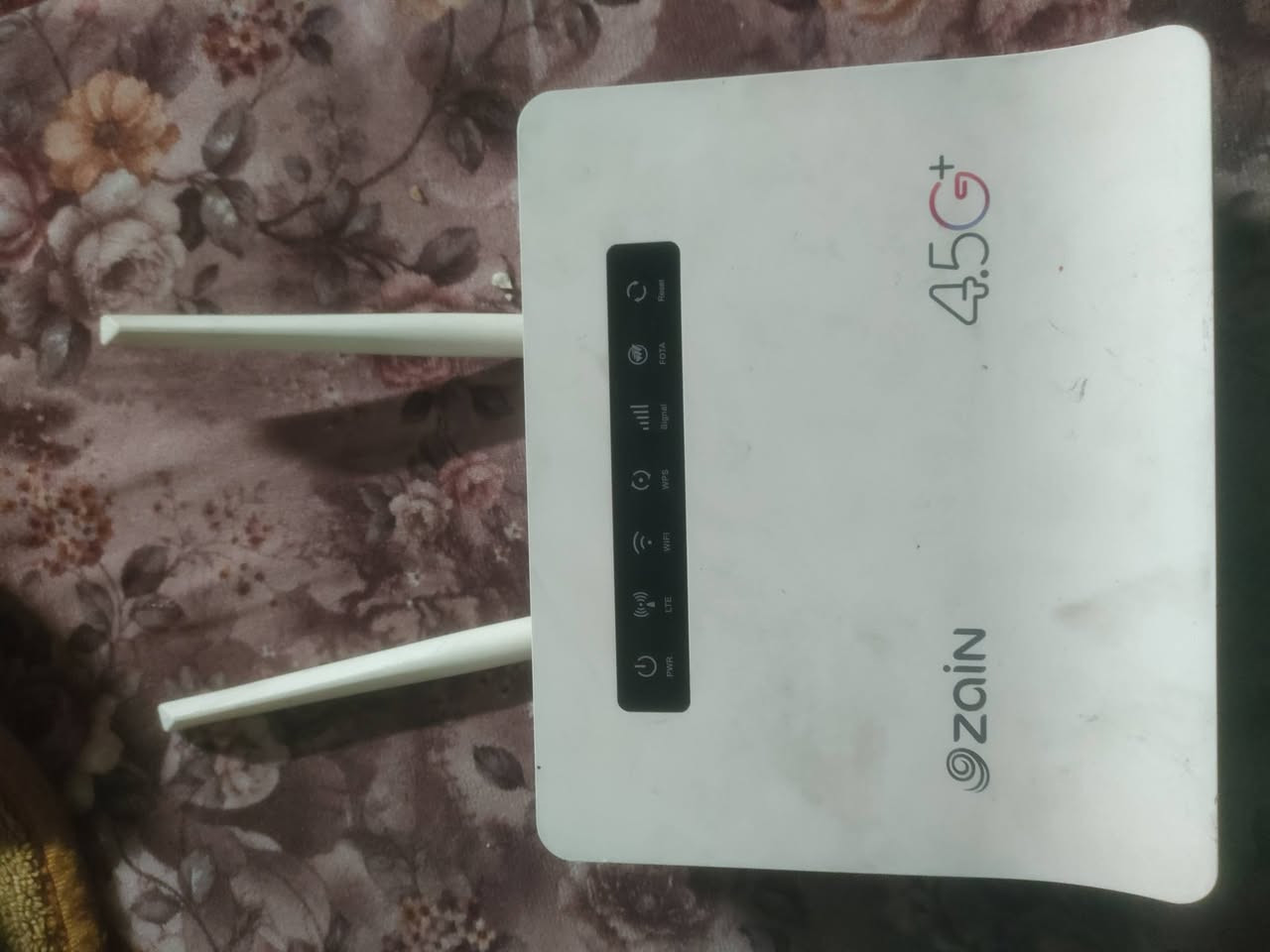 راوتر يشتغل سيمكرت زين ويصير علبرج شرط سعره 40 شراي اتصل ***********
