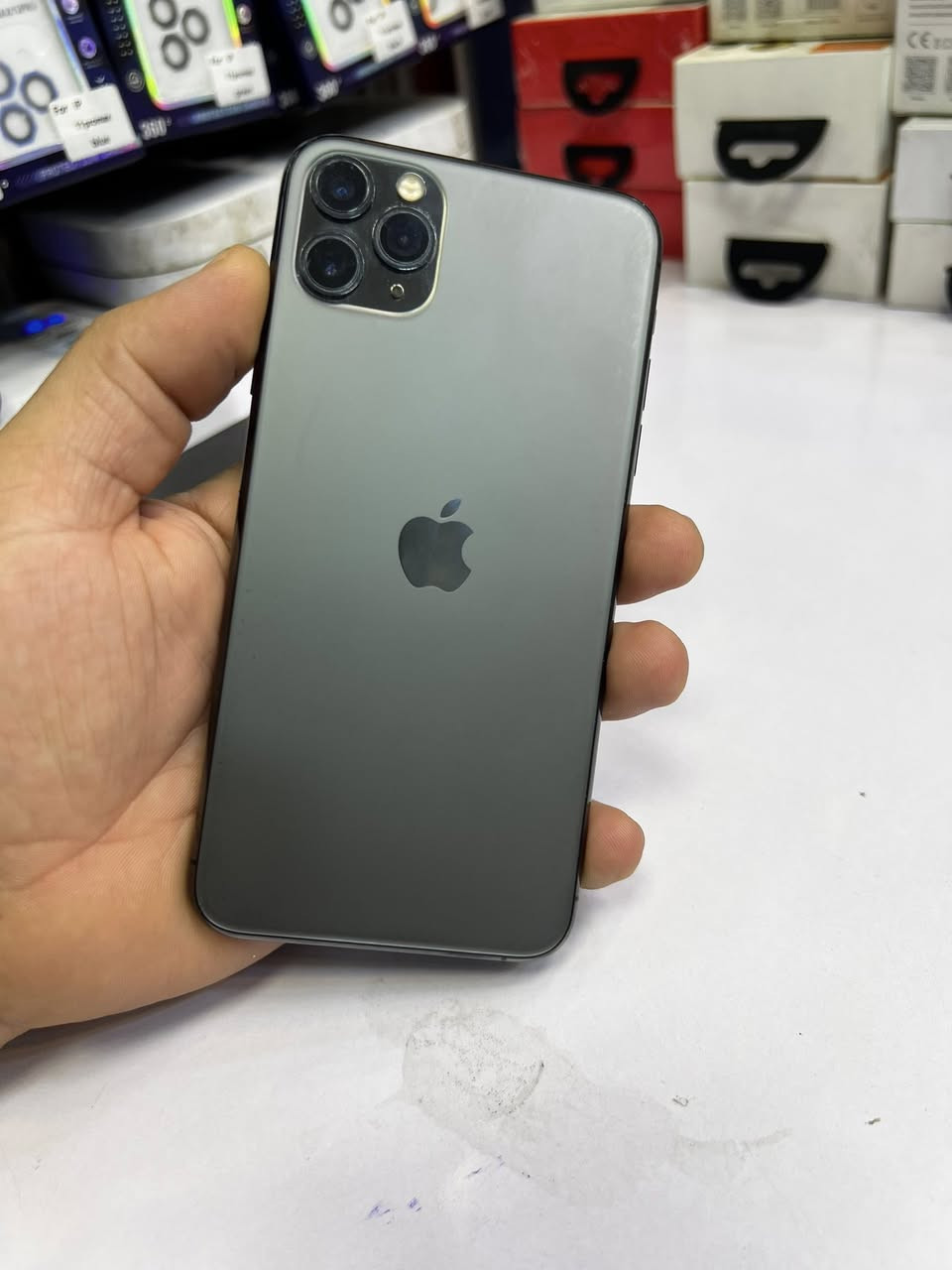 سلام عليكم ١١ برو ماكس مبدل بطارية وشاشة سعرة ٣٠٠ مكاني بغداد ***********
