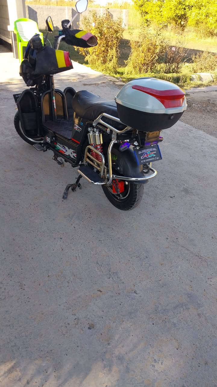 للبيع موطور شحن جبلي موديل 2024.. بطاريات يقرن 10.5.. 6 بطاريات 32 انبير..موطور جاهز من كلشي العنوان الفلوجه الصقلاويه ..السعر 620.وبي مجال حك الجيه رقم التواصل واتساب *********** .. اخوان بس الشراي يتصل بدون زحمه..
