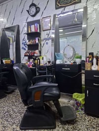 غراض حلاقه للبيع الاستفسار على هذه الرقم ويوجد واتساب ٠٧٧٣٦٠٥١٧٣٣