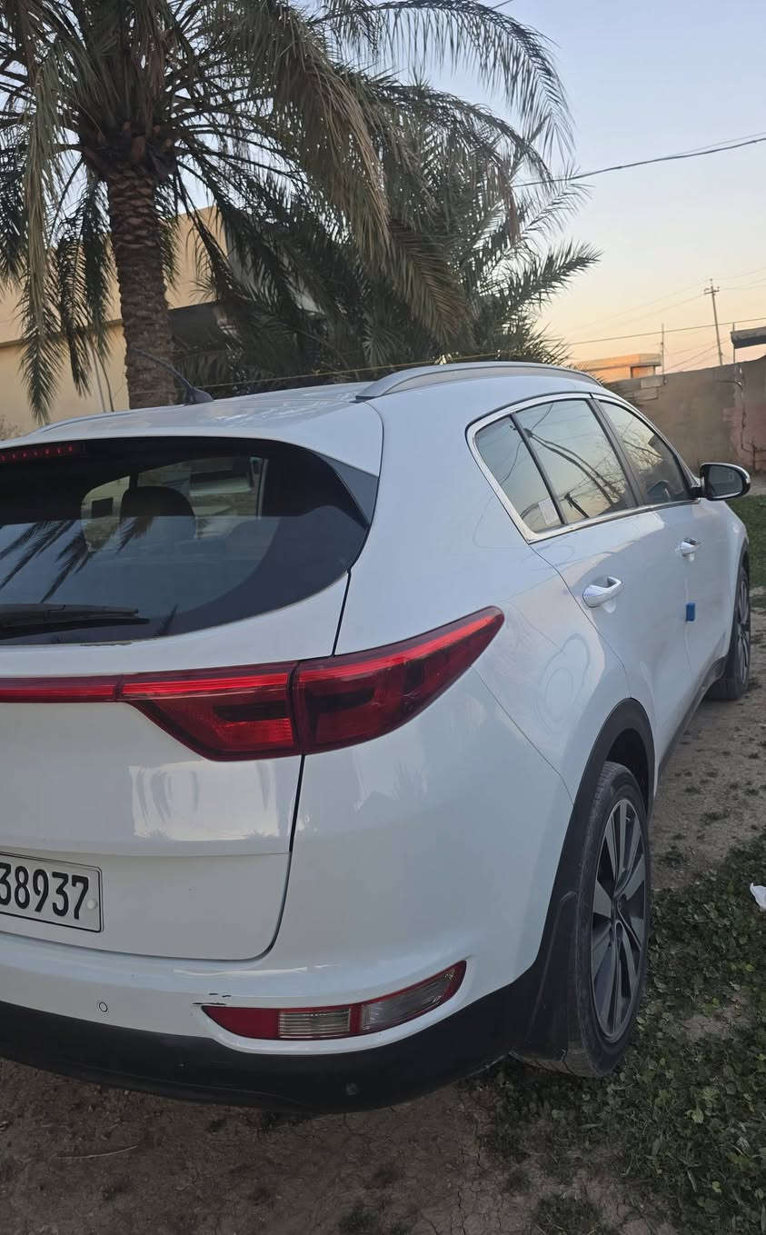 السلام عليكم
سبورتج خليجي ٢٠١٧ 
مري شفط اشاير بالمري 
تحكمات ستيرن 
ثلاث أنظمة قيادة
بيها بارد موضح بالسونار 
سعرها ١٦٣ وبيها مجال 
مكان السيارة بغداد
***********
