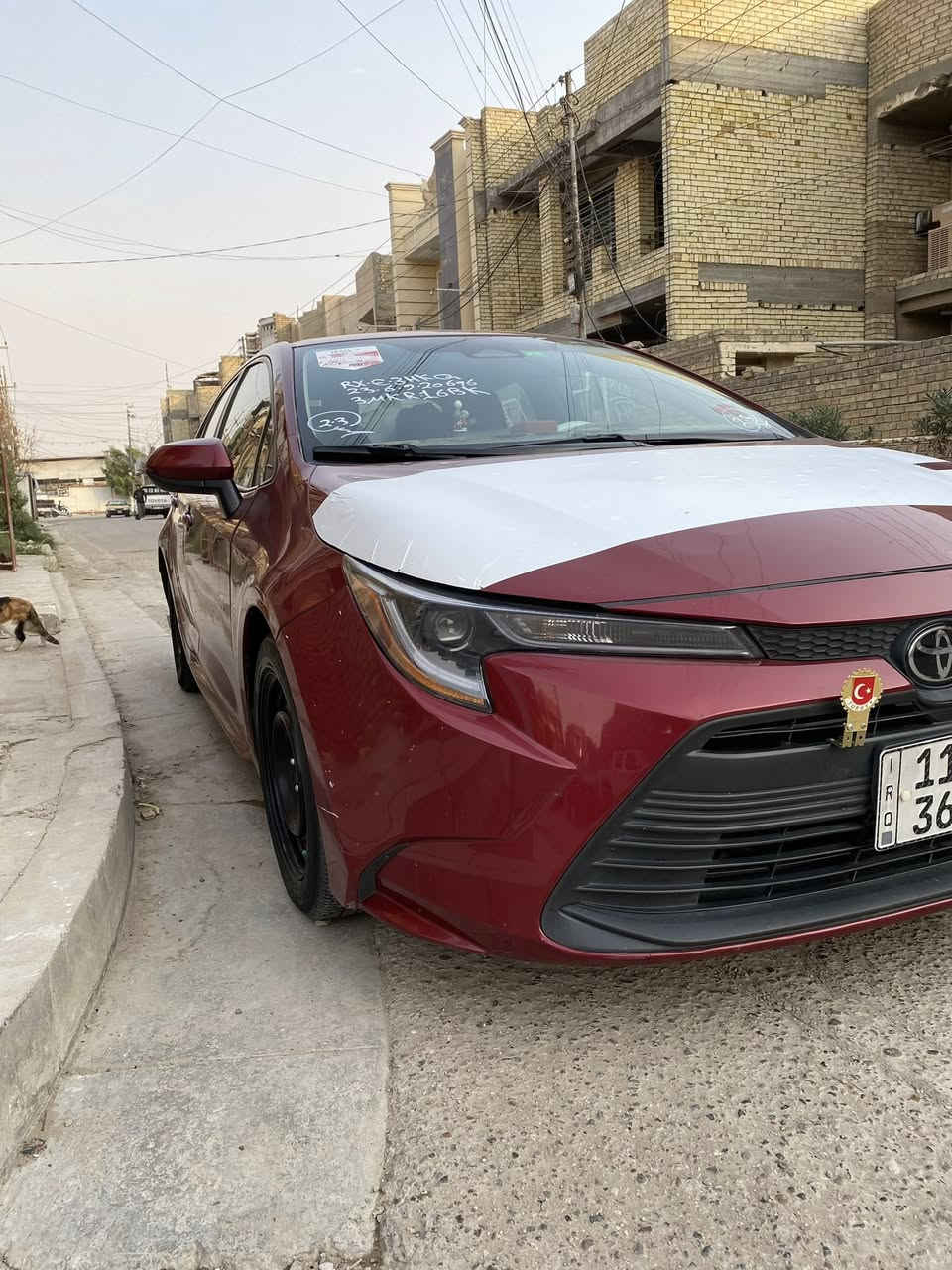 السلام عليكم شباب كورلا موديل 23 لبيع الحادث مالتها موضح بصور وسياره قبل كم يوم صار بيها حالوب وبيها حادث بارد بجاملغ الخلفي السياره ماشيه 48 الف وقابله لزياده السياره مناقصها برغي تخم تاير باتري تنضيف منضومه احتراق كلشي بيها جديد ربع متصرف عليها خير من الله السياره لبيع بسعر 143 وبيها مجال الاستفسار لاتصال ***********
