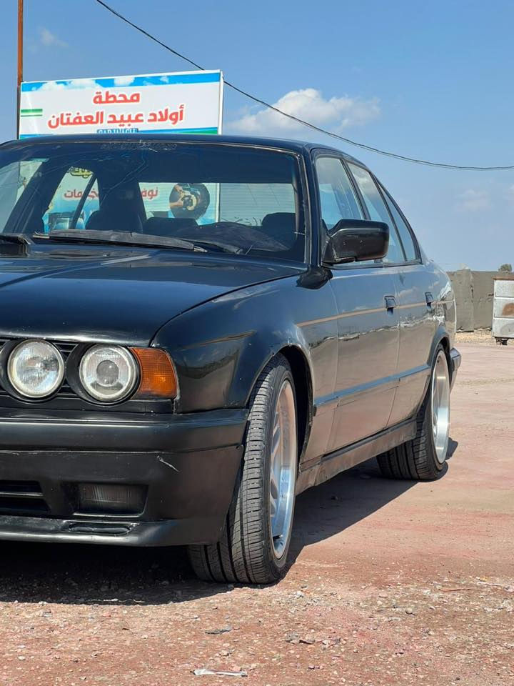525كيرعادي شلعه ومعدل
السياره محرك كير مكفولات
موديل 93
تخم تاير 
السياره بيه نقوصات بسيطه
ترتيبات
السعر ع الواتساب 
***********
