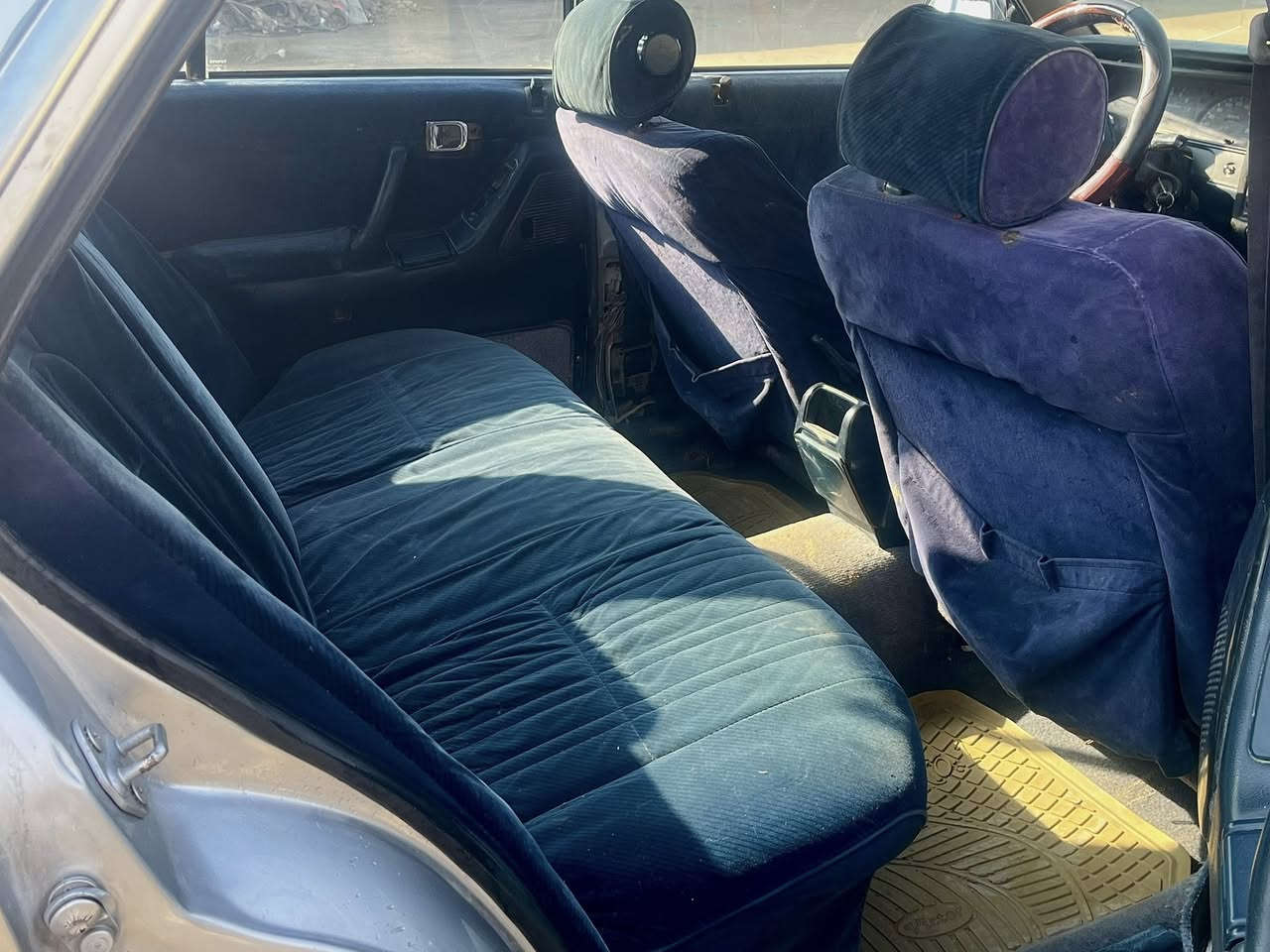 السلام عليكم للبيع  سيدان موديل 1988

محرك بي لاستيك ولف شرط ولا بخار ولا صوت 

كير شرط اوتو لايت عالي ناصي دبل اشاير اربعه 

صبق جماليه فقط عم بدون ضربه

سياره حيل جديده كشواصي ودواخل 

تبريد شغال تدفهه بس عندي الفان فصل 

صدر جديد وتخم تاير جديد مسجل شغال 

رقم انبار سنويه خضره حائز 3 مابيهه وكاله 

ولا تحويل ابيع كفاله من سرقه وعشاير 

مكان السياره صلاح الدين بيجي متواجد عل فيس 

رقمي *********** السعر 22وبيهه مجال 

ويرهم مراوس حسب القناعه
