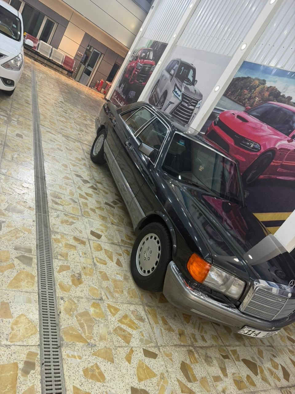 سلام عليكم مارسدس البيع موديل 90 صبع عام جملي محرك بلدي رقم بغداد بسمي سعره115 وبيه مجال قليل مكان بصره ***********
