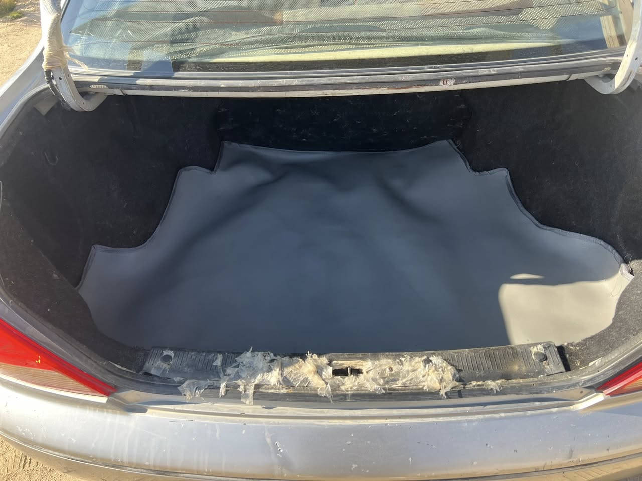 سني 2009محرك اسود كير اوتماتيك بسمي رقم بغداد إنكليزي بيها قطعتين رش فقط بدون ضربه السعر 92 
***********
