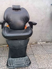 كرسي عدد 2مرايه  سعر   200 وبيه مجال 07838249478