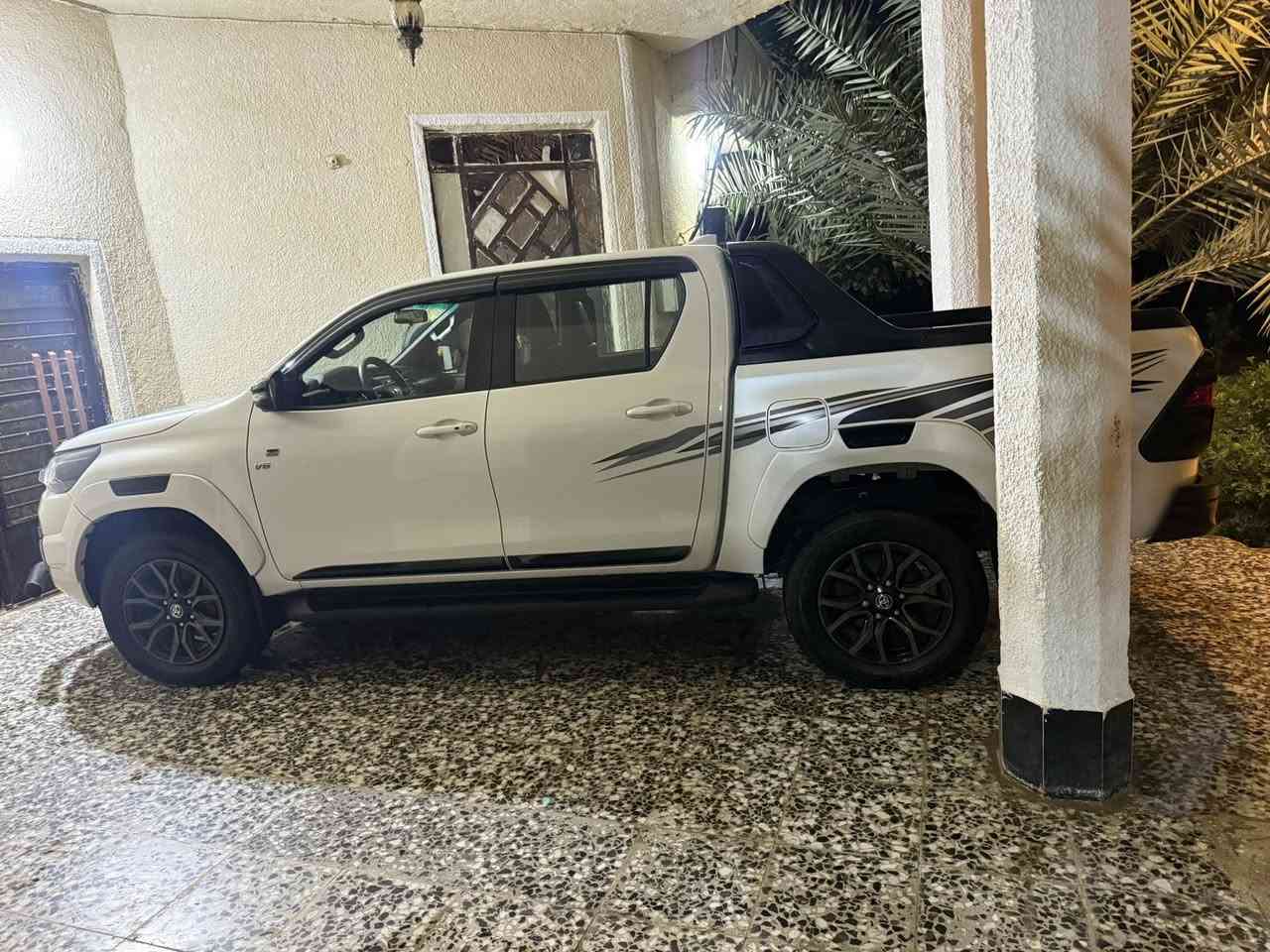 يالله 
السلام عليكم 
تويوتا فورويل جي ار GR سعودي دبل سنتر لوك
رقم بغداد
كفاله عامه 
موديل:-2023 
6 سلندر  4.0L
لايت زينون 
كشاف امامي 
منفاخ
شاشه مركزيه 
كاميره 360 درجه 
ويل مقاس 18
مثبت سرعة
شفتات قياده بلستيرن
تشغيل بصمه
دخول ذكي
اناره ترحيب بلمرايه
حساسات خلفيه 
مكيف خلفي
وباقي مواصفات GR سعودي معروفه

العنوان بغداد ناحية الرشيد 
***********
