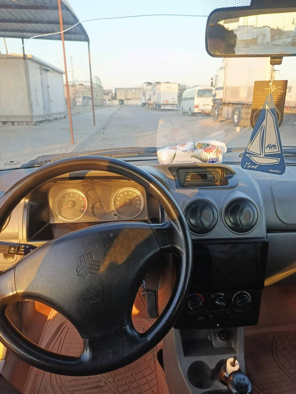 للبيع سايبه 2018مصفره هية وغرامه سنويه ساقطه سياره حلوه شاشه اندرويد تخم تاير جديد مكينه مكفوله راعيه يريد تحويل سعره35مجال بسيط ***********
