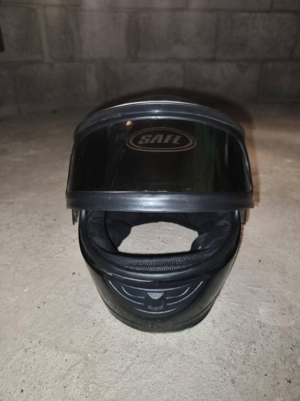 خوذة للبيع ب 10 قفل مكاني ايسر حي القدس رقمي *********** خطي معلق بس بي واتساب
