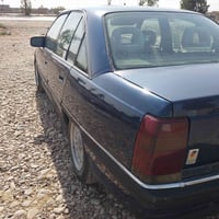 اوميكا للبيع موديل 1992 نظيف كير ومحرك شرط تخم تايرات جديد شرط تحويل 0...