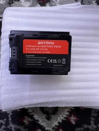 بطاريات كامره +الشواحن  العدد 8بطاريات 4شواحن  الي يفيده ينطي سعر وبل ...