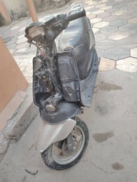 دراجة نارية • إعادة نشر • وعود كاذبة