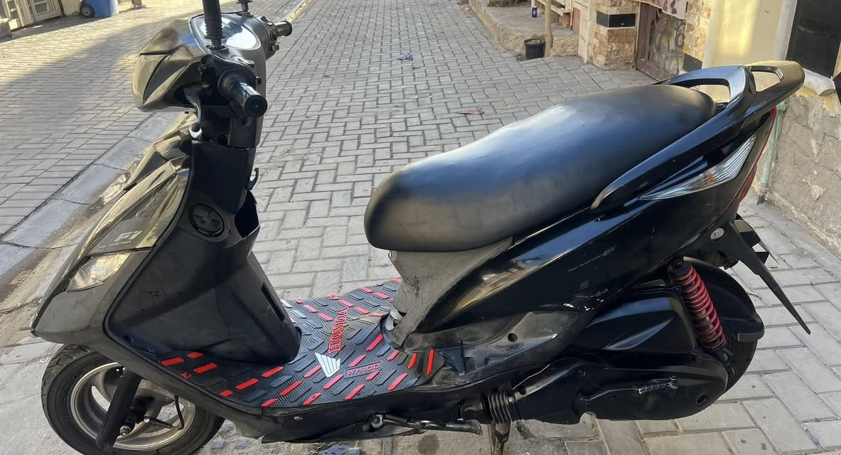 السلام عليكم للبيع دراجه ماكس ثعلب  نكره سلف نضيفه كهربائيات كله شغاله مابيه اي نقص سعر 450 الف العنوان بغداد الكرخ  قرب جسر الصرافيه رقم الهاتف ***********
