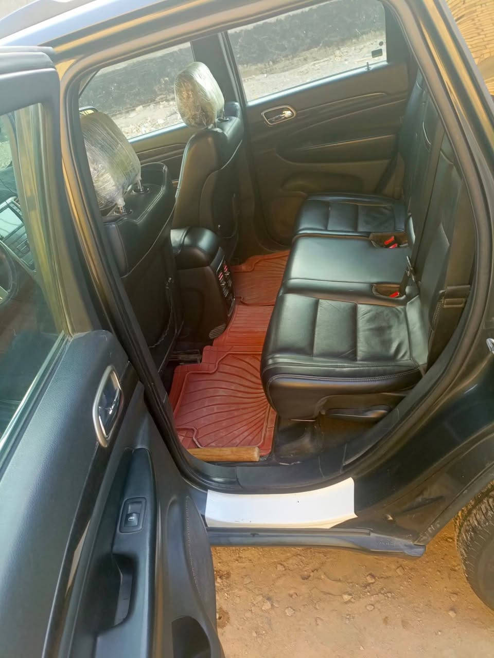 جيب لاريدو للبيع
أمريكي كلين بدون حادث 
بيه فقط مكان باردشبر. باب خلفي.ولباقي.   مكفوله من الصبغ والحادث 

محرك 6سلندر 3600 
موصفات. بصمه تشغيل.  بصمه ابواب. بصمه صندوق. ستتم. سماعات. دمام 
كشنات كهربائي 
تحكمات ستيرن 
شاشه مسجل. قلاب 
مانع نزحلق بعد بيها موصفات.  معروفه. رقم بغداد دولي.   تحويل مباشر....... مكان سياره فلوجه حي الشهداء.
السعر (160)  وبيها مجال رقم ‏‪***********‬
