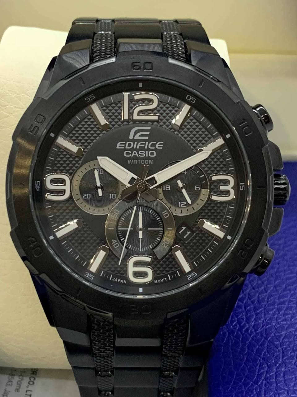 السلام عليكم........
ساعة  CASIO EDIFICE  بطارية 
مكينة ياباني JAPAN MOVT 
تجميع الصين CASED CHINA 
نافذة للعرض التاريخ 
سناتر شغالة 
أميال وأرقام فسفوري 
القطر ٤٧
مقاوم للماء ١٠٠م 
سنتر ثواني ثانوي 
نظام ٢٤ساعة 
سير حديد ستانلس ستيل طلاء لون اسود معلم 
جديد غير مستعمل مع العلبة الاصلية وبطاقة الضمان والكتلوك 
السعر ١٠٠الف 
يوجد توصيل ***********
