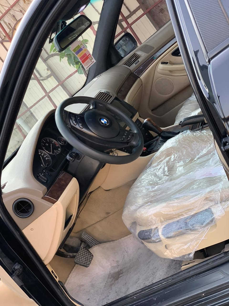 سەرەتا بەناوی خوای گەورە  bmw  بۆ فرۆشتن  مۆدیل ٢٠٠٣ مەکینە ٥٣٠ دەبڵ دیجیتاڵ سەیارەکە M   کوشن جڵلدو هیتەرو سیاحی هەرچوار جام کارەبا تاحدید سورعە  هەیکەلی زۆر جوانە گێرو مەکینەو کارەبای بە شەرت  سەیارەکە سەقفو شان بەشەرت داعمو لێدراوی نیە مەنەفێستی ئەسڵیە بەشەرت  سعری ٧٠ گەڵاو معامەلا شوێن دوکانی سیاحی گەر موشتەری نی سەری خۆتو منیش مەیەشێنە *********** دخان, السليمانية
