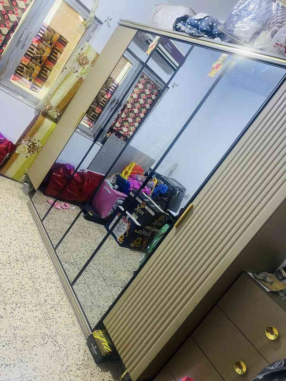 عندي غرفة نوم للبيع وبعد اكو شازلون ومرايه


**إذا كنت صاحب هذا الإعلان وتريد حذفه لأي سبب، رجاءا أرسل رسالة إلى الدعم الفني**