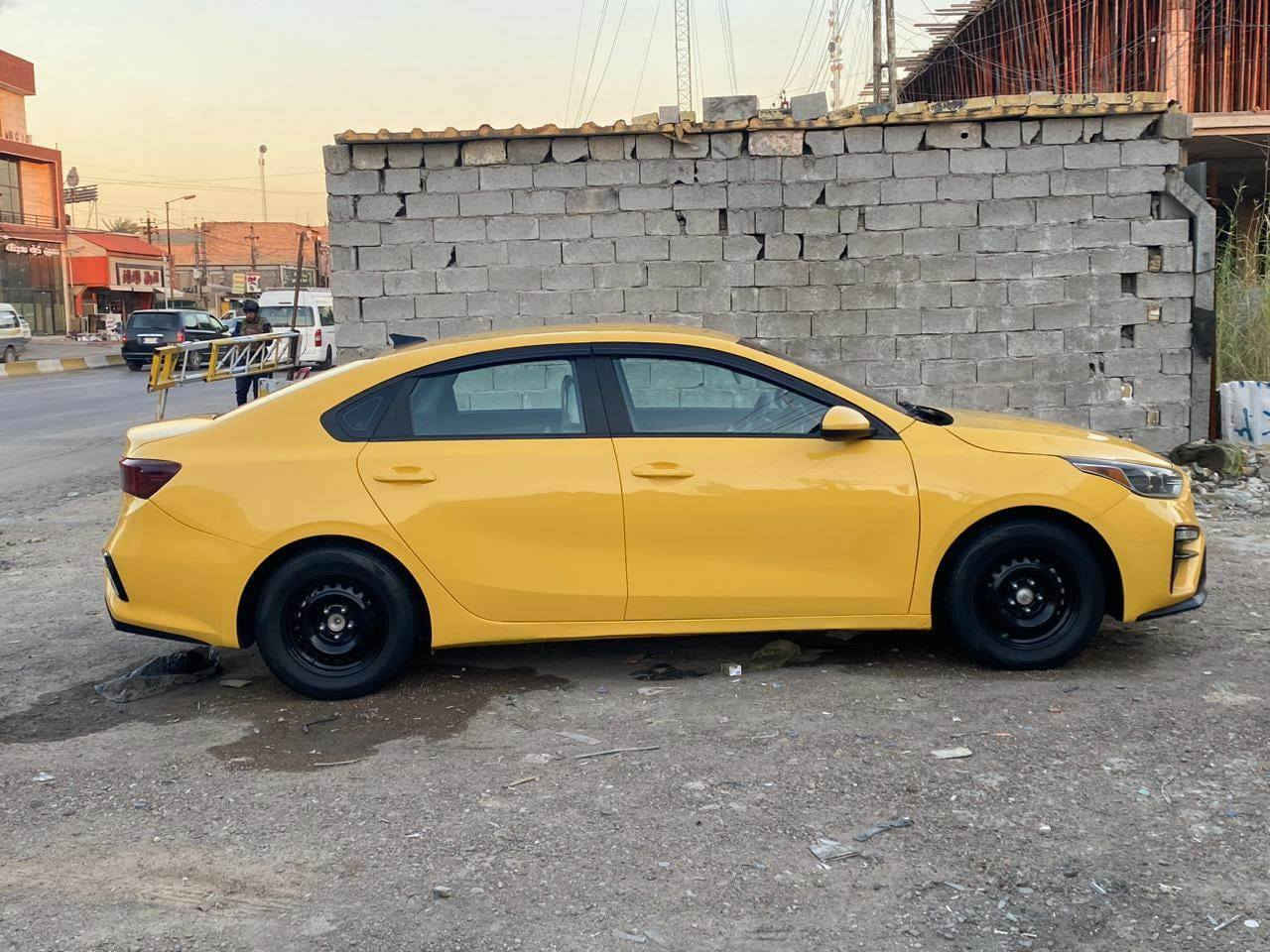 السلام عليكم فورتي موديل 2021
حادث موضح بالصور وبيه طخه بالبجم بدون دواخل
والسونار كدامك ناشره 
السياره حيل جديده وحلوه ومابيه اي نقص
رقم بغداد بأسمي  
مكاني بالدوره 
للاستفسار ***********
السعر 128 وبيه مجال
