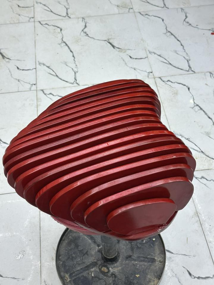 للبيع
قطعتين عل شكل قلب مصنوعه من الخشب بتصميم باراميترك دزاين 

#عيدالحب

للاستفسار 
***********
