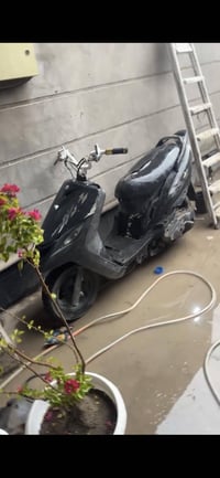 ماكس 140 مكينه بارحه مجفته غراضه اصليه وجديده السعر 250 نقصّها كهربائي...